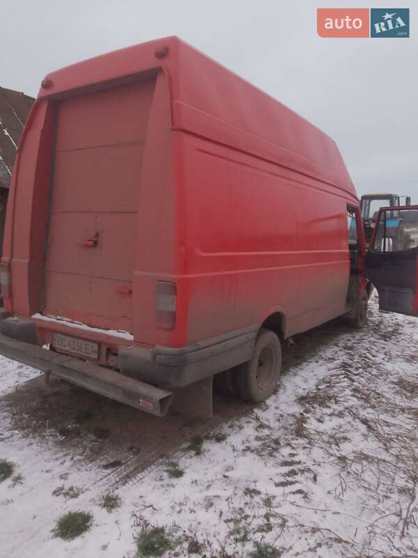 Грузовой фургон LDV Convoy 2004 в Горохове
