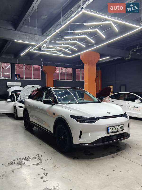 Внедорожник / Кроссовер Leapmotor С11 2023 в Черновцах