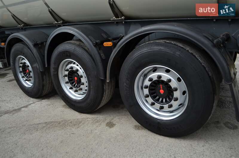 Цистерна полуприцеп LeciTrailer 3Е20 2011 в Львове