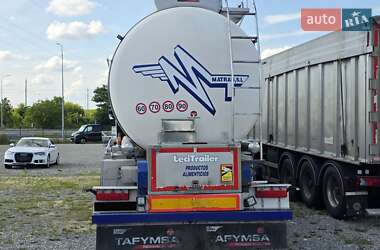 Цистерна полуприцеп LeciTrailer 3Е20 2002 в 