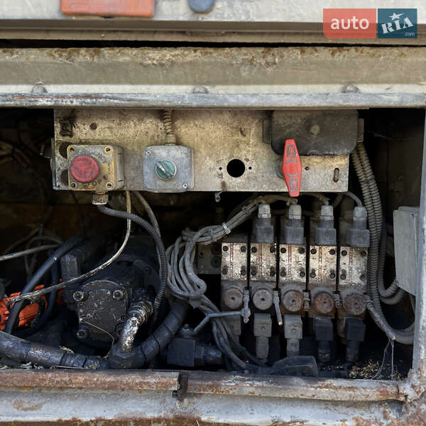 Для перевозки животных - полуприцеп LeciTrailer SR 2005 в Шептицькому