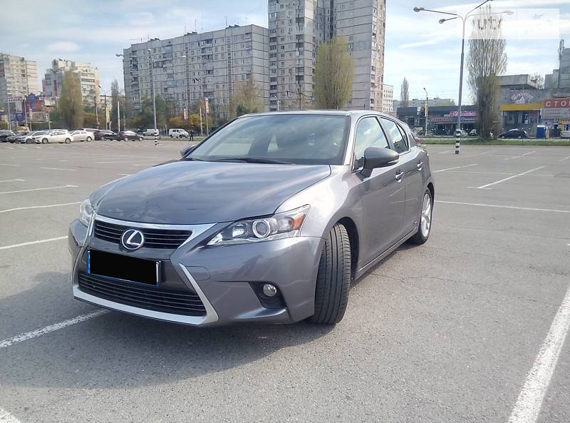 Lexus CT 200H 2015 года