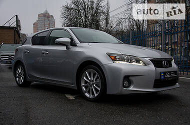 Хетчбек Lexus CT 2011 в 