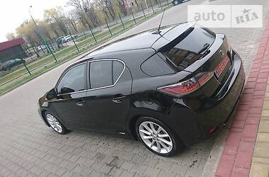 Хетчбек Lexus CT 2012 в 