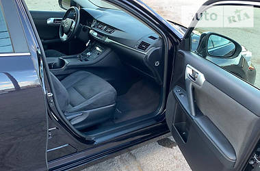 Седан Lexus CT 2012 в 
