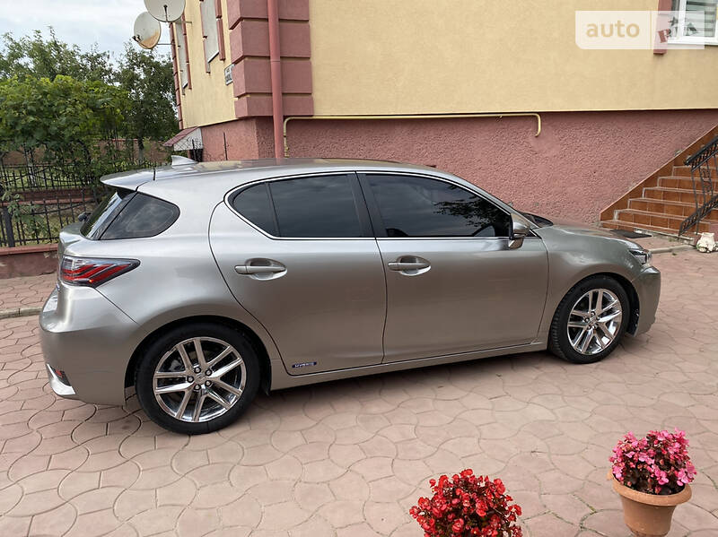 Хетчбек Lexus CT 2016 в Луцьку фото 10 Хетчбек Lexus CT 2016 в Луцьку