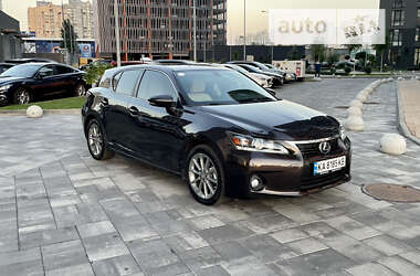 Хэтчбек Lexus CT 2012 в 