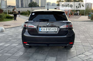 Хэтчбек Lexus CT 2012 в 