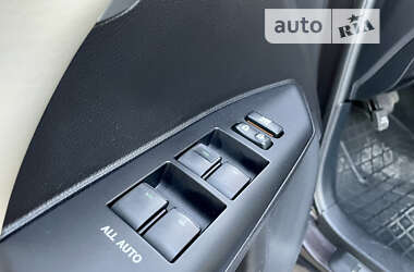 Хэтчбек Lexus CT 2012 в 