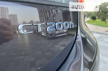 Хэтчбек Lexus CT 2012 в 