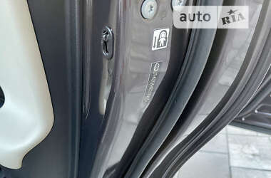 Хэтчбек Lexus CT 2012 в 