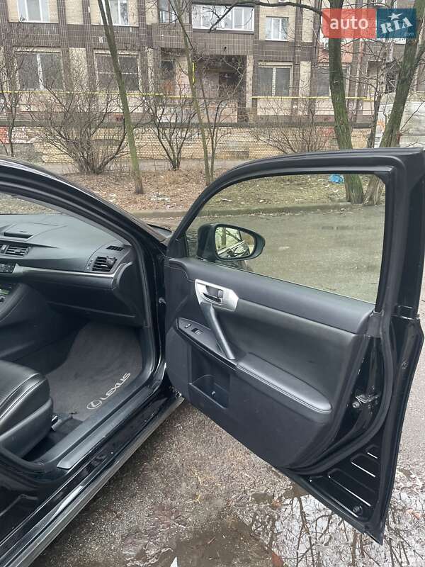 Хэтчбек Lexus CT 2012 в Киеве