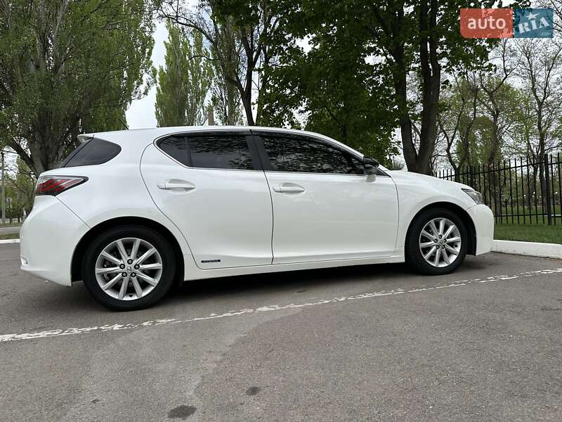 Хэтчбек Lexus CT 2011 в Покрове