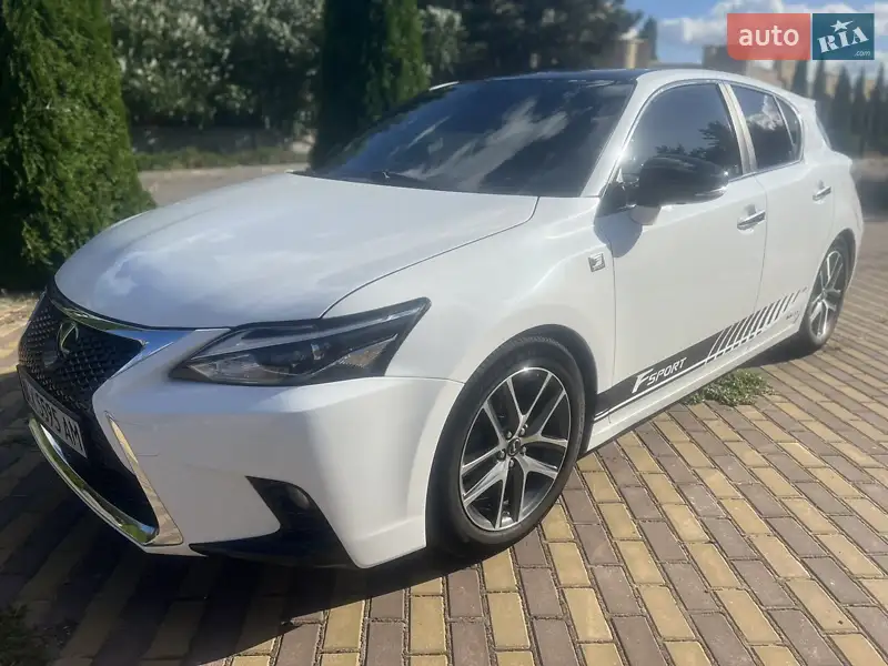 Хэтчбек Lexus CT 2016 в 