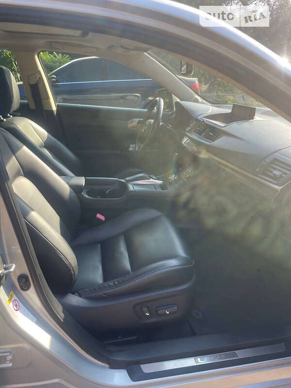 Хэтчбек Lexus CT 2014 в Львове фото 21 Хэтчбек Lexus CT 2014 в Львове