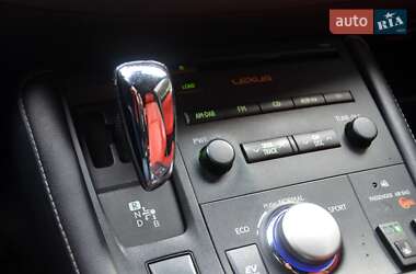 Хэтчбек Lexus CT 2012 в 