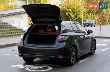 Хэтчбек Lexus CT 2012 в 