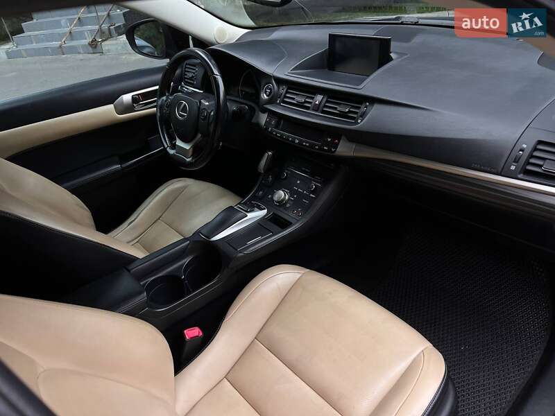 Хэтчбек Lexus CT 2014 в Киеве