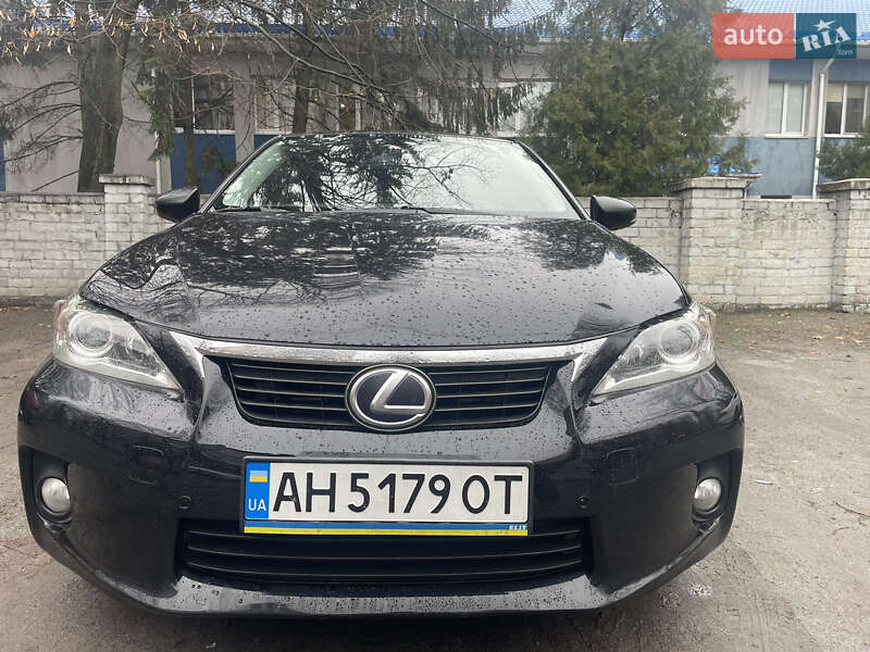 Хетчбек Lexus CT 2013 в 