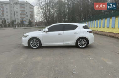 Хэтчбек Lexus CT 2011 в 
