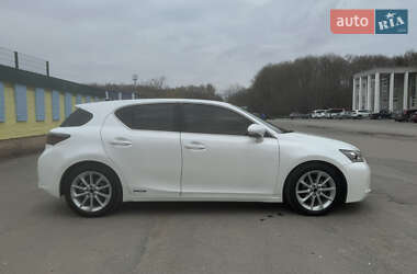Хэтчбек Lexus CT 2011 в 