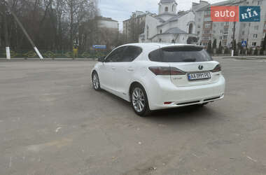 Хэтчбек Lexus CT 2011 в 