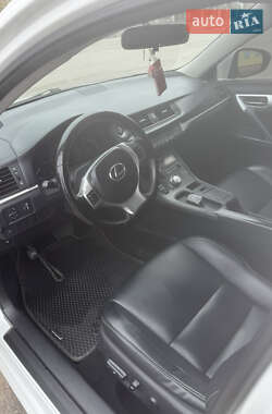 Хэтчбек Lexus CT 2011 в 