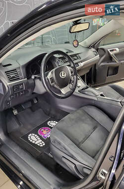 Хетчбек Lexus CT 2012 в 