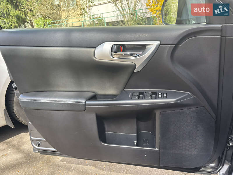 Хэтчбек Lexus CT 2012 в Одессе