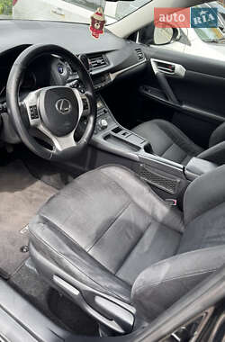 Хэтчбек Lexus CT 2011 в 