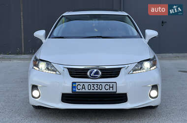 Хэтчбек Lexus CT 2012 в 
