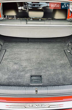 Хэтчбек Lexus CT 2014 в 
