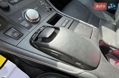 Хетчбек Lexus CT 2012 в 
