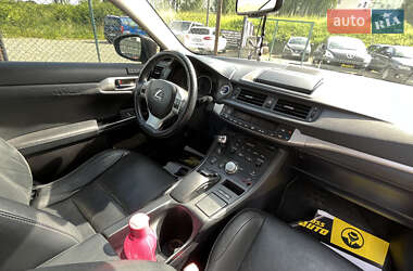 Хетчбек Lexus CT 2012 в 