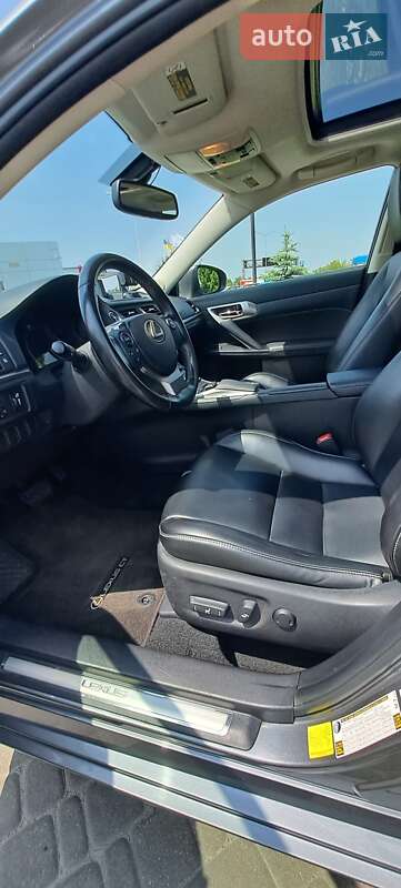 Хэтчбек Lexus CT 2016 в Киеве