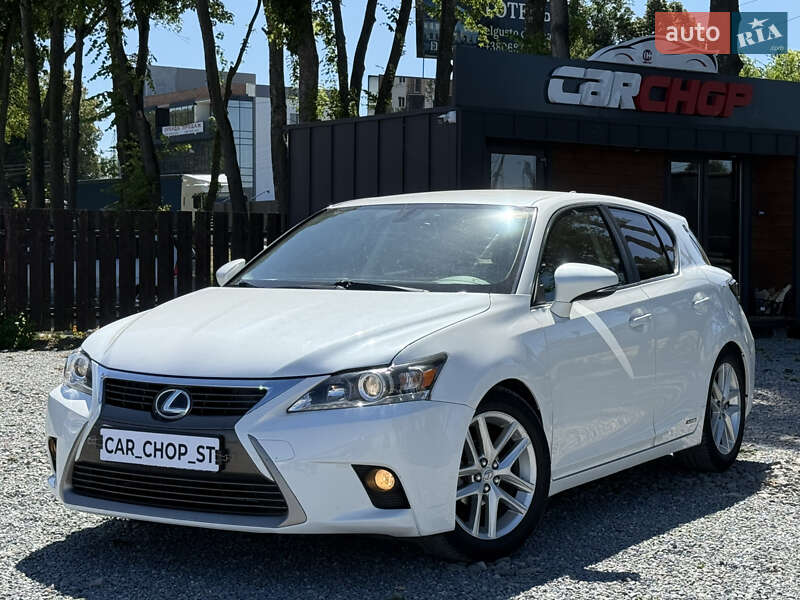 Хетчбек Lexus CT 2015 в 