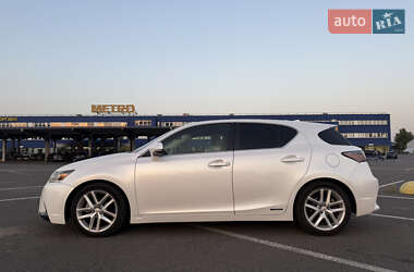 Хэтчбек Lexus CT 2015 в 