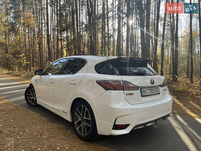Хэтчбек Lexus CT 2015 в Киеве