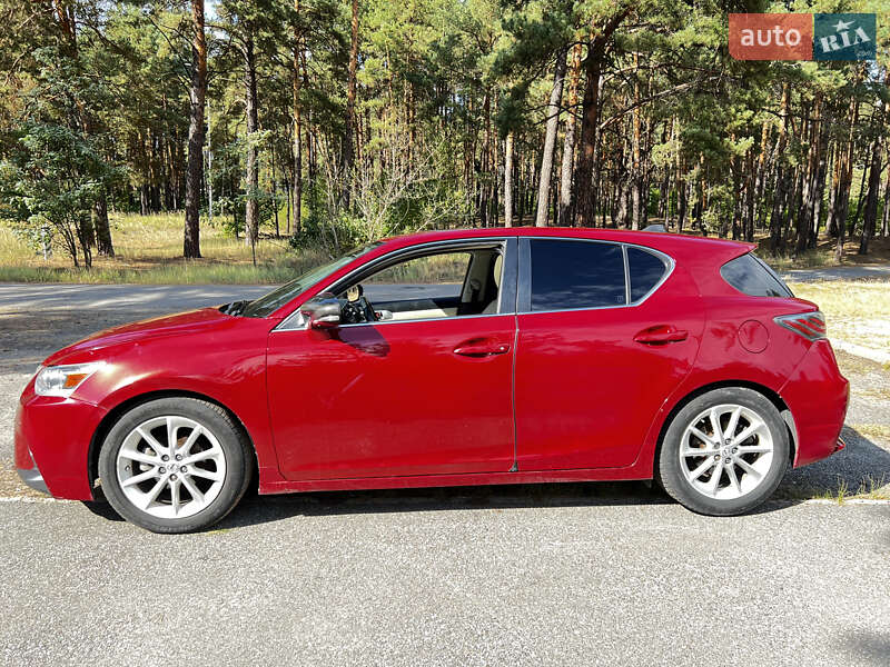 Хэтчбек Lexus CT 2013 в Киеве