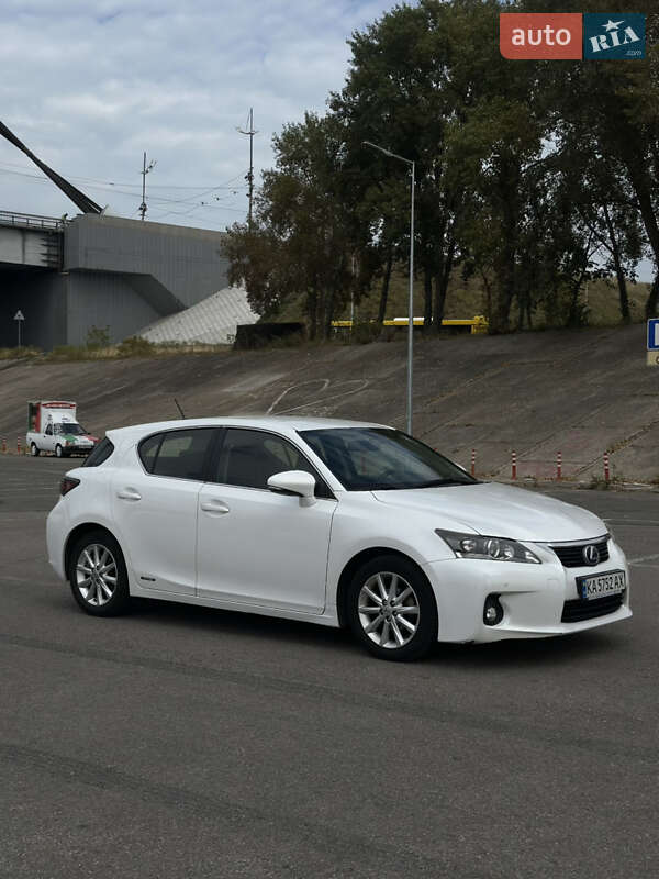Хэтчбек Lexus CT 2011 в Киеве фото 3 Хэтчбек Lexus CT 2011 в Киеве