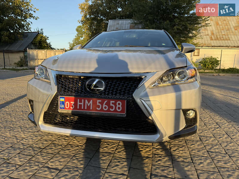 Хэтчбек Lexus CT 2015 в Львове
