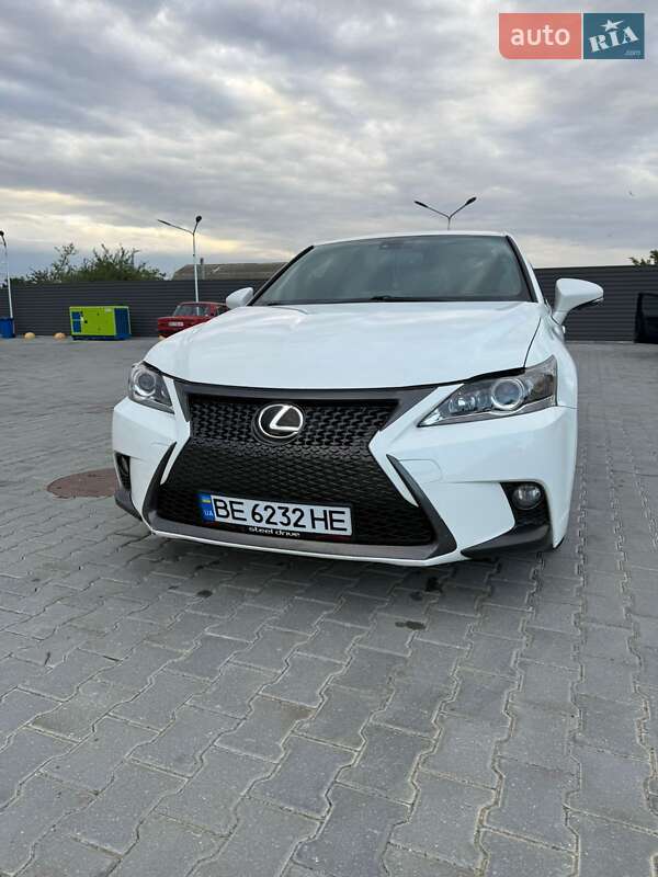 Хэтчбек Lexus CT 2014 в Южноукраинске