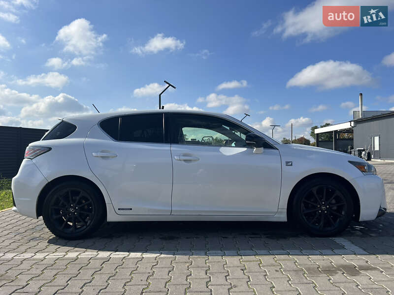 Хэтчбек Lexus CT 2012 в Радехове