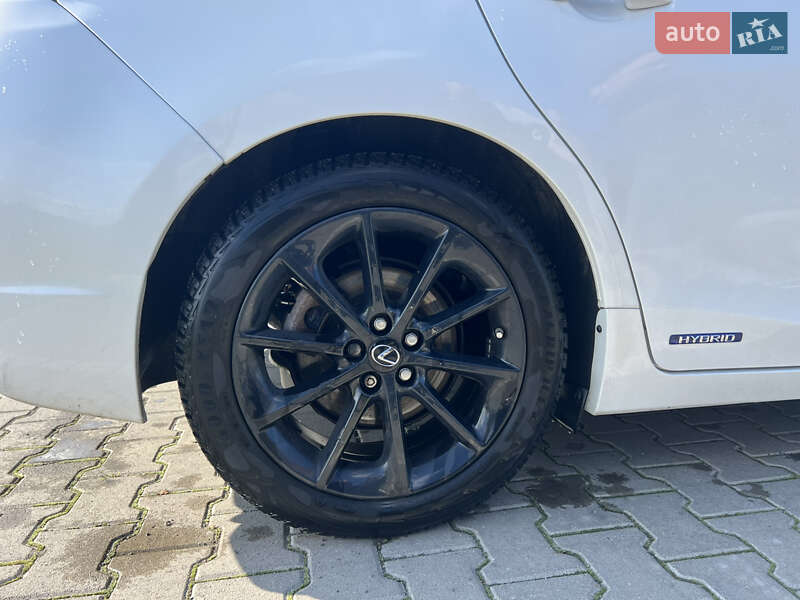 Хэтчбек Lexus CT 2012 в Радехове