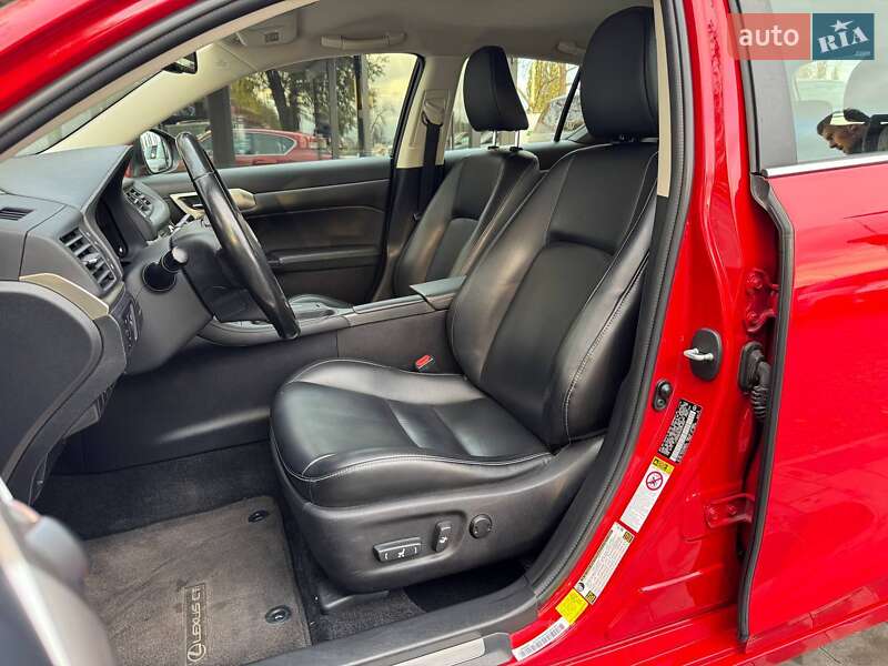 Хэтчбек Lexus CT 2017 в Киеве