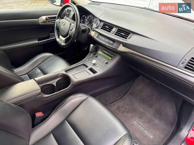 Хэтчбек Lexus CT 2017 в Киеве