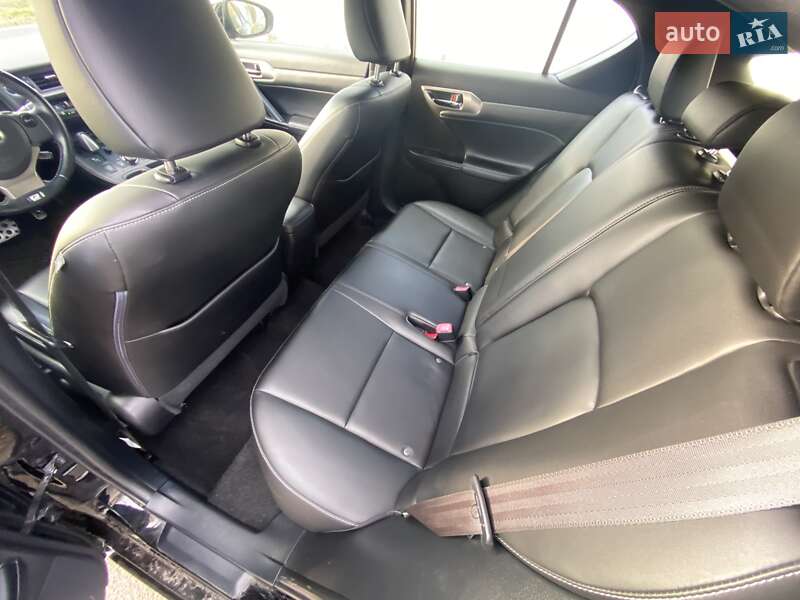 Хэтчбек Lexus CT 2015 в Киеве