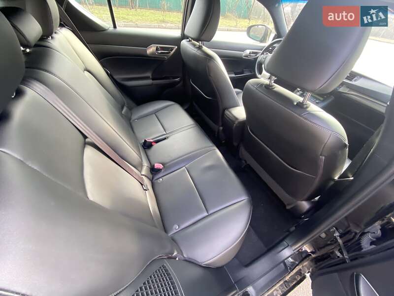 Хэтчбек Lexus CT 2015 в Киеве