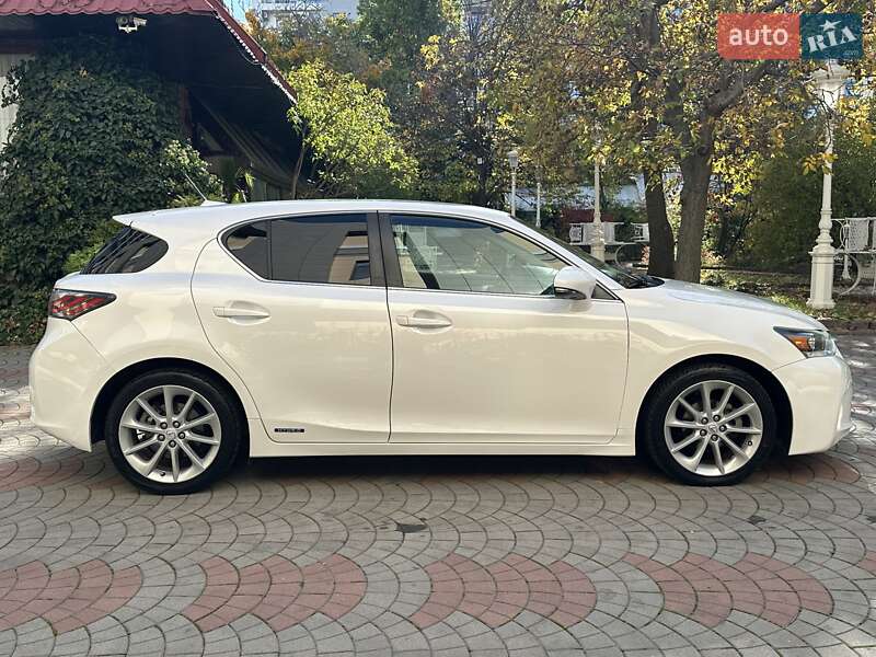 Хэтчбек Lexus CT 2013 в Одессе фото 8 Хэтчбек Lexus CT 2013 в Одессе