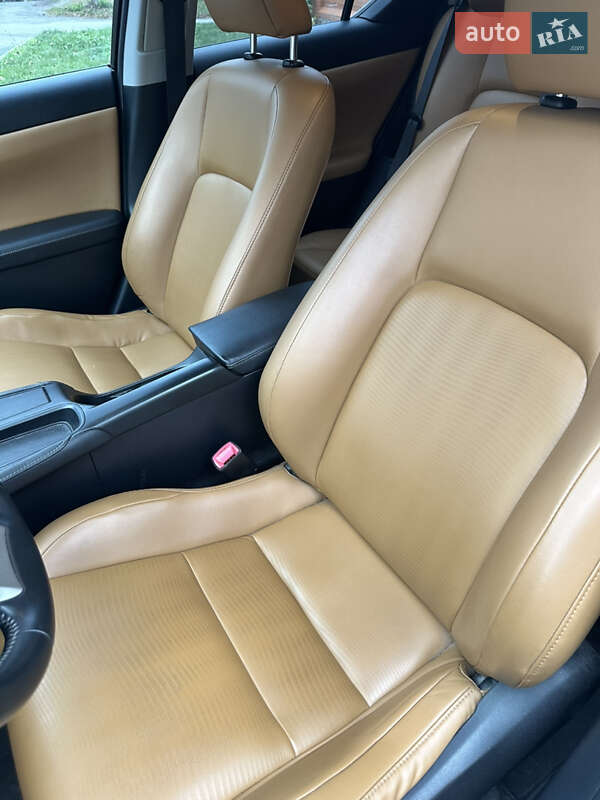 Хэтчбек Lexus CT 2012 в Киеве